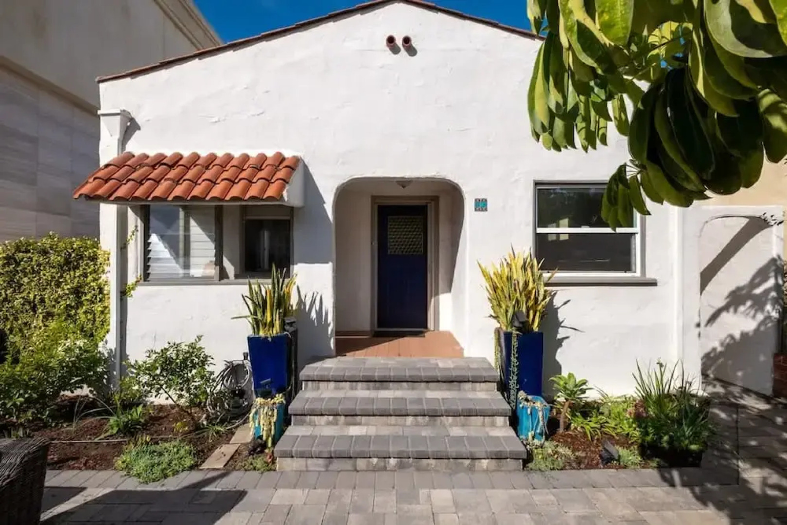 Beachside Bungalow 5 Minute Walk From the Shore