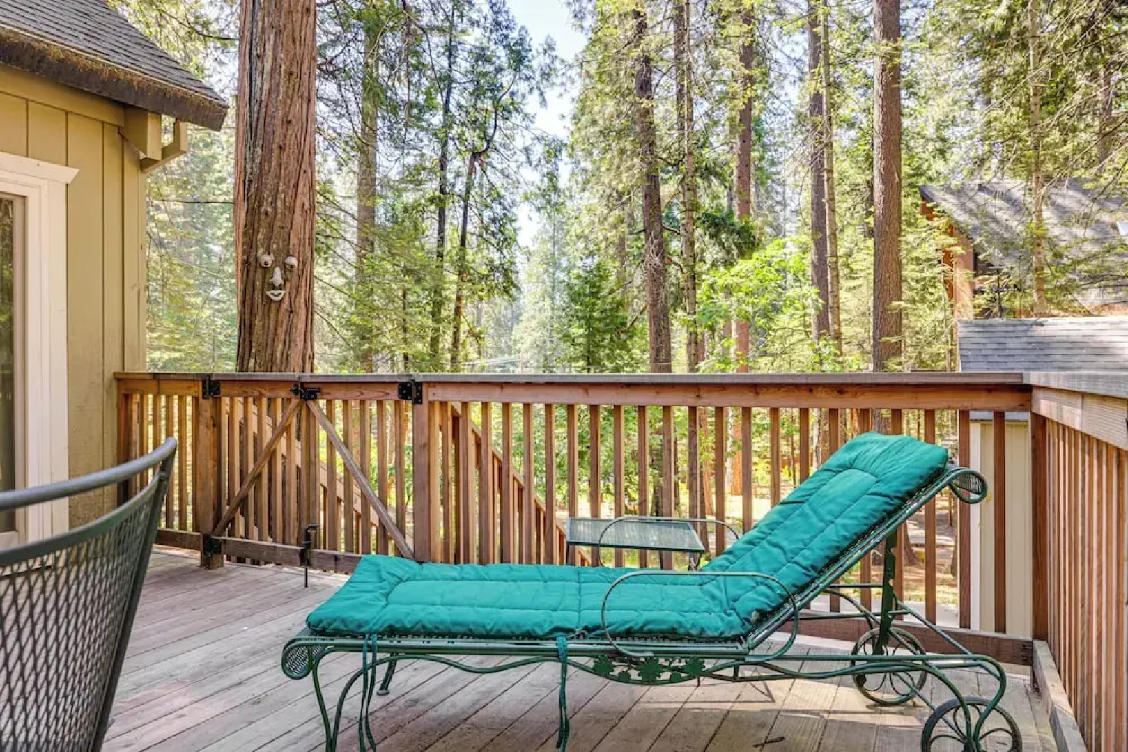Cabin w/ Deck & Fire Pit in Blue Lake Springs!