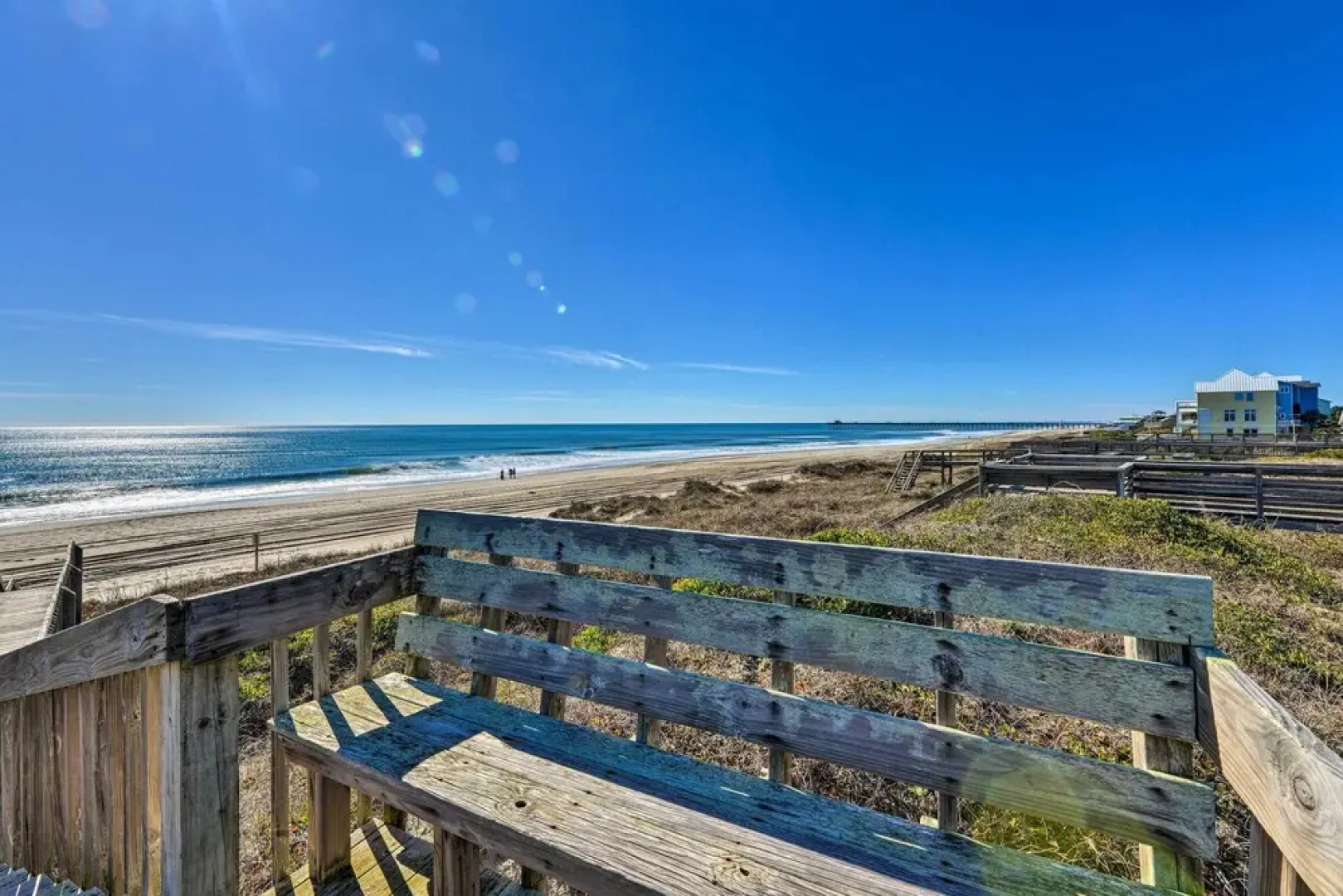 'east of the Sun' Beachside Apartment w/ Deck!