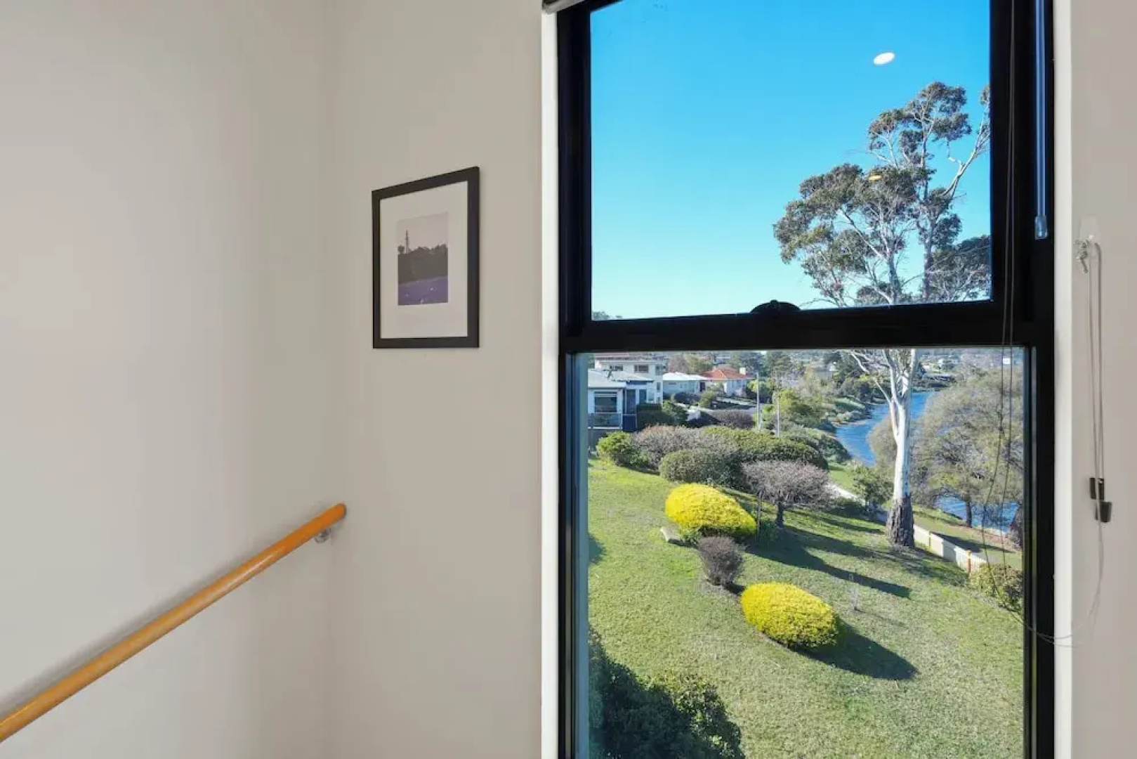 Waterfront Home - Gorgeous Views - 2 Bed