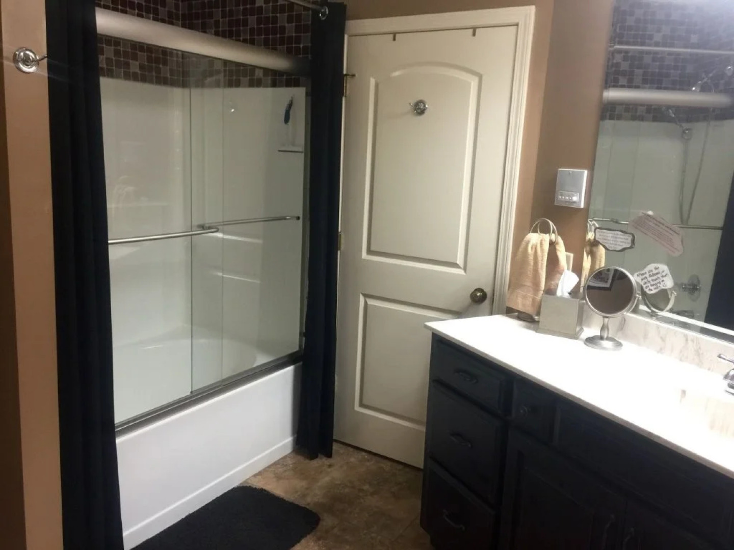 Bama Lakeside Retreat & B&B