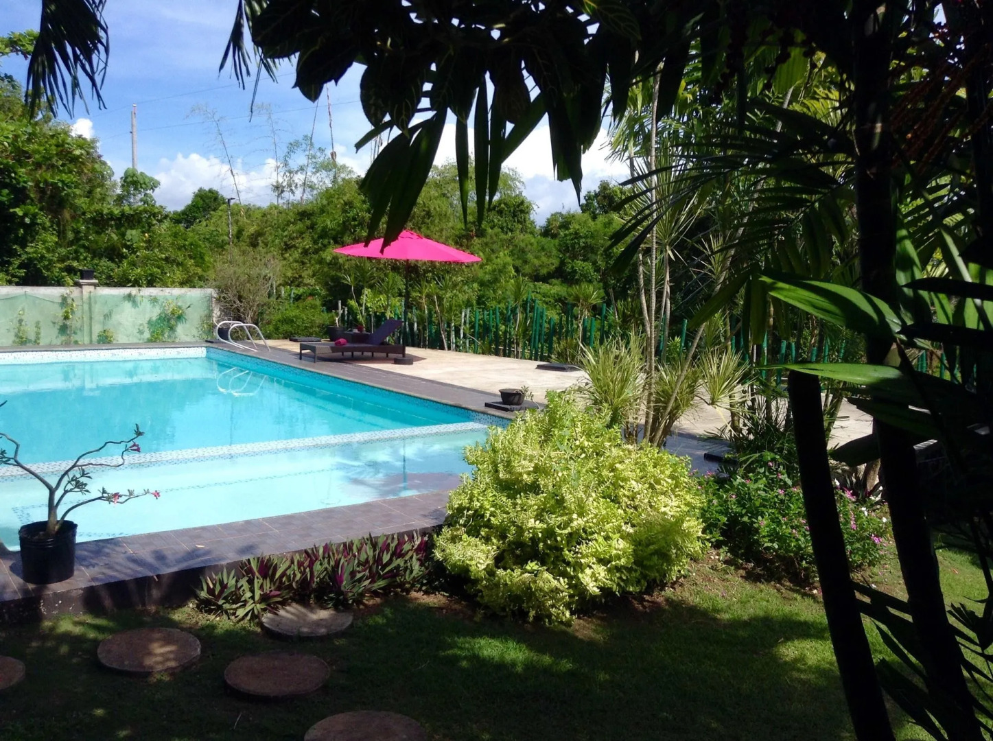 La Pernela Beachfront Resort