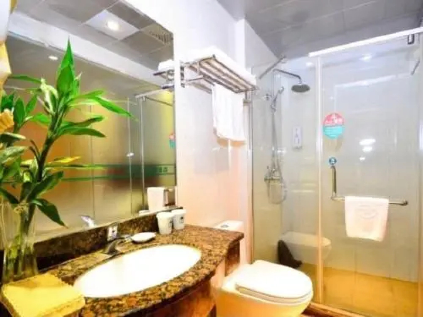 GreenTree Inn Lian Yun Gang Benniu Square Hotel