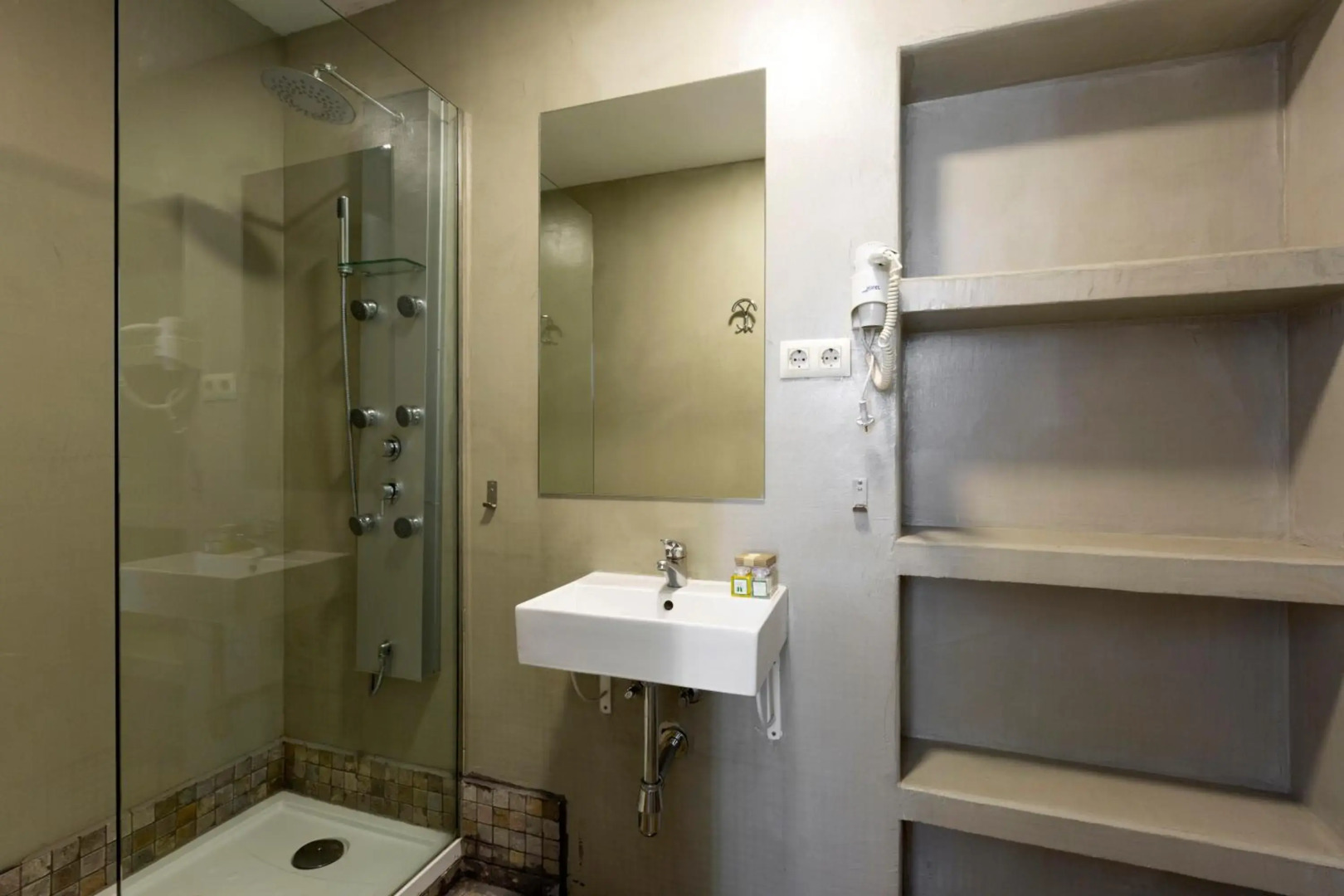 Rusticae Matute11 Suites