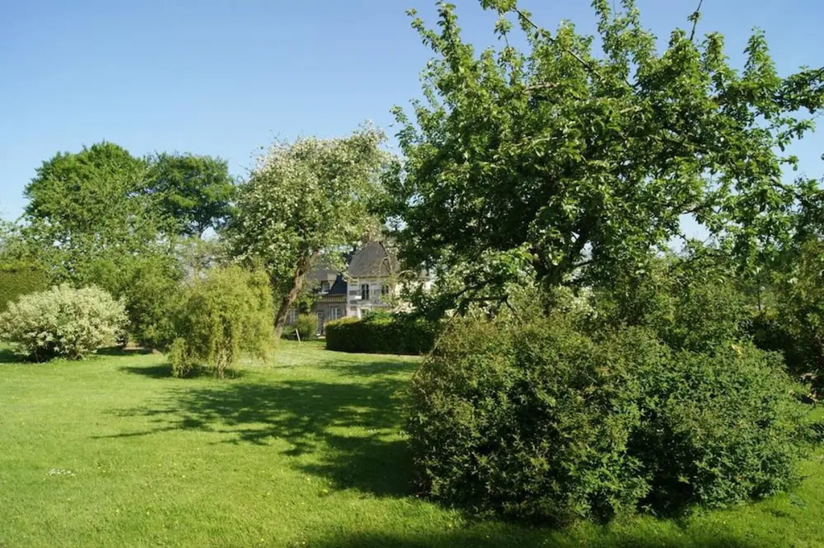 House With 2 Bedrooms in Bretteville du Grand Caux, With Furnished Gar