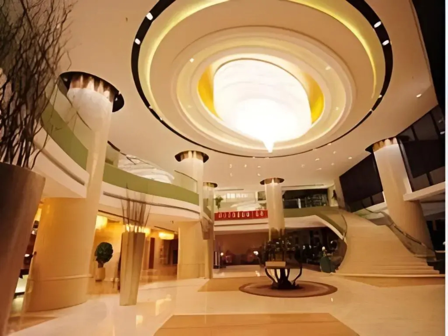 XinHua JianGuo Hotel