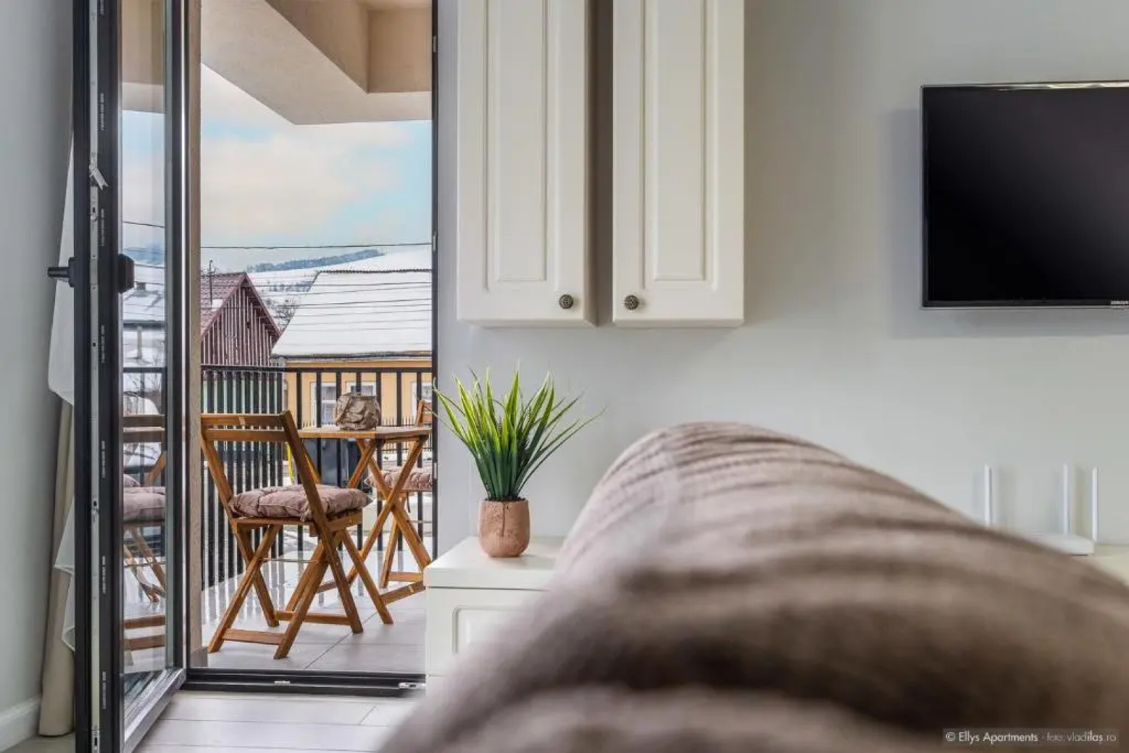 Ellys Apartments