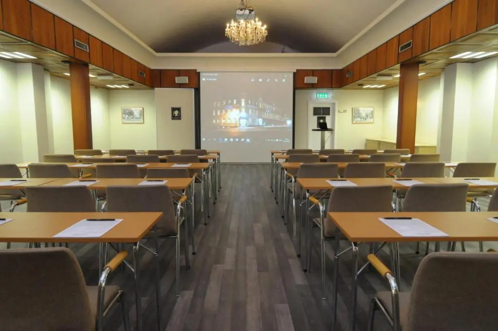 Moss Hotel & Apartments