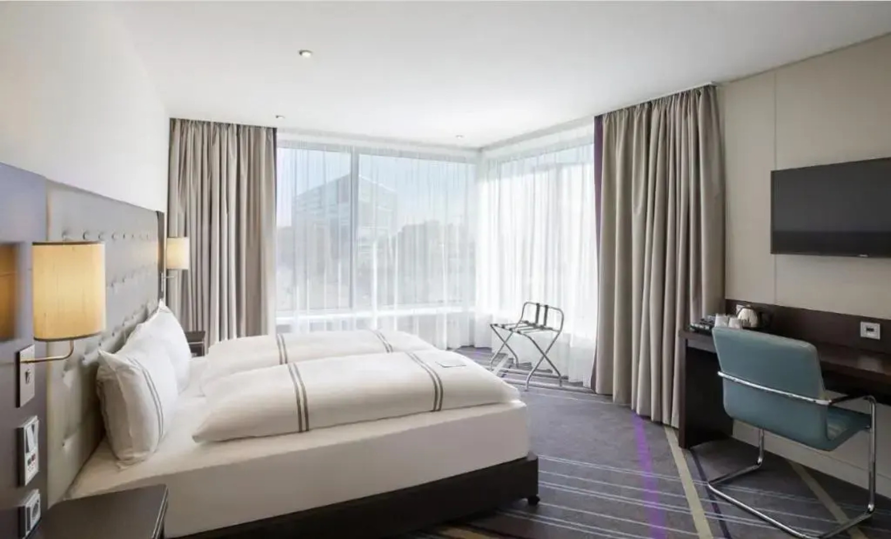 Отель Premier Inn Frankfurt City Europaviertel