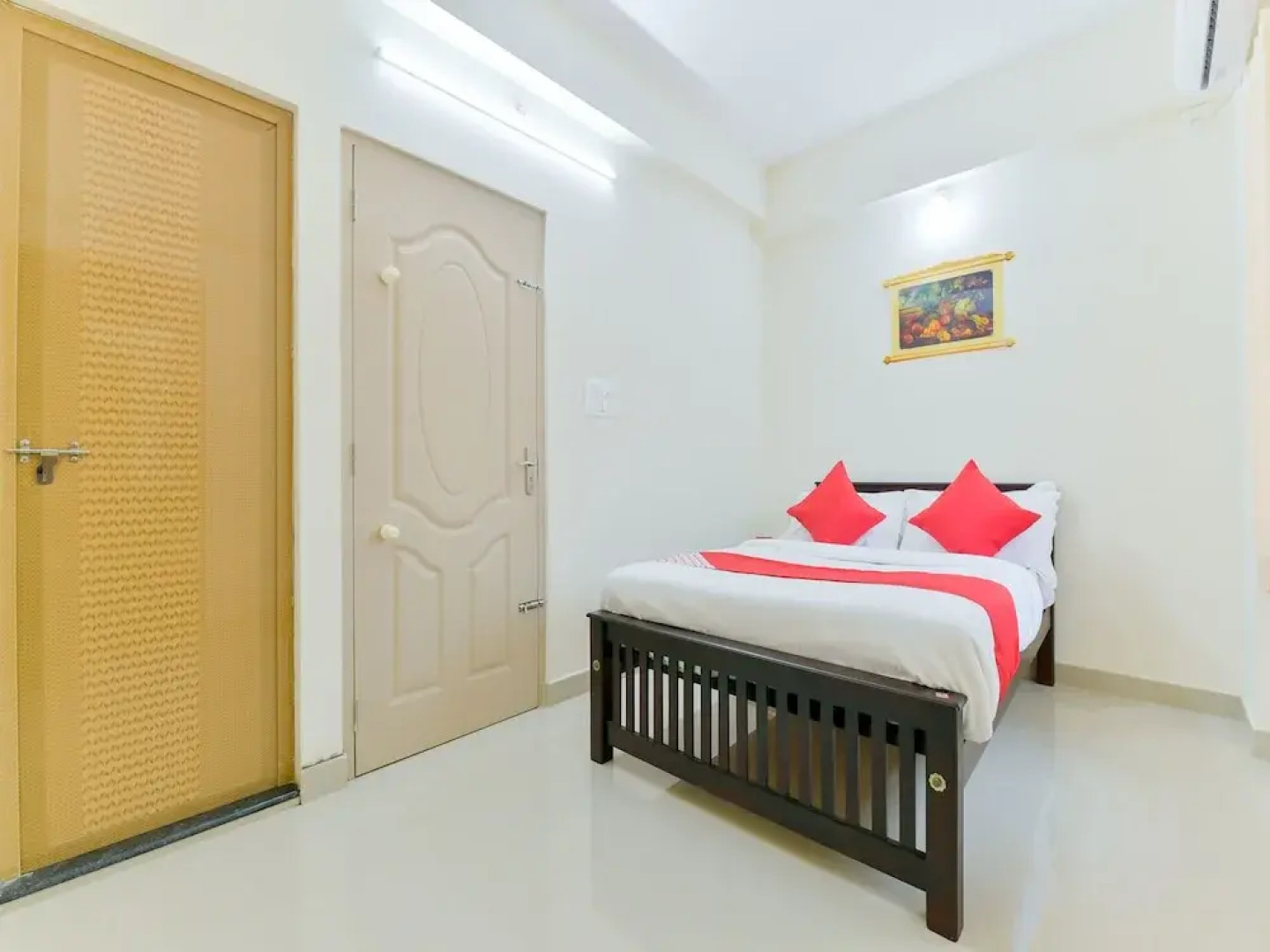 OYO 14879 Home Elegant 1BHK Kochi Airport