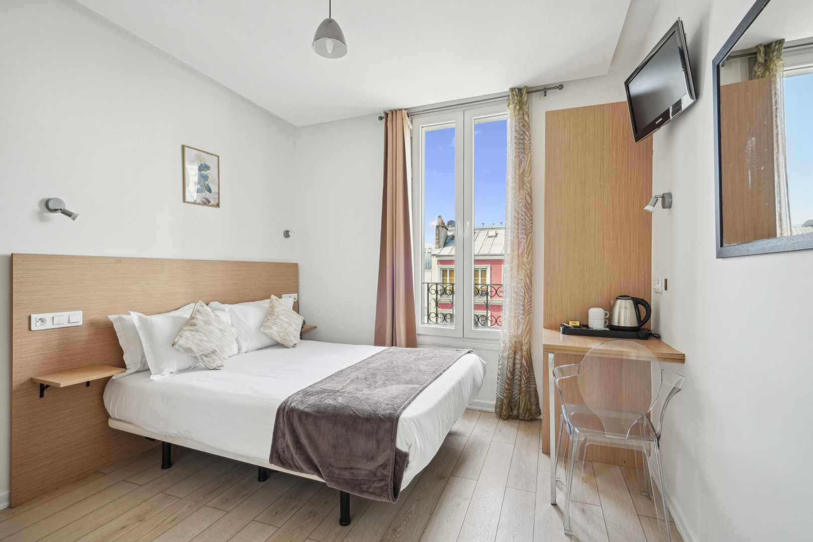 Hotel Le National Clichy Paris
