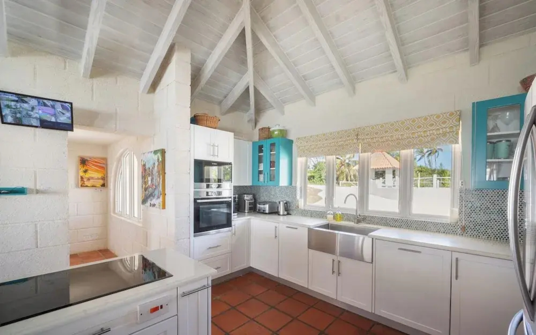 Maltese Falcon Villa 4bd by Zenbreak
