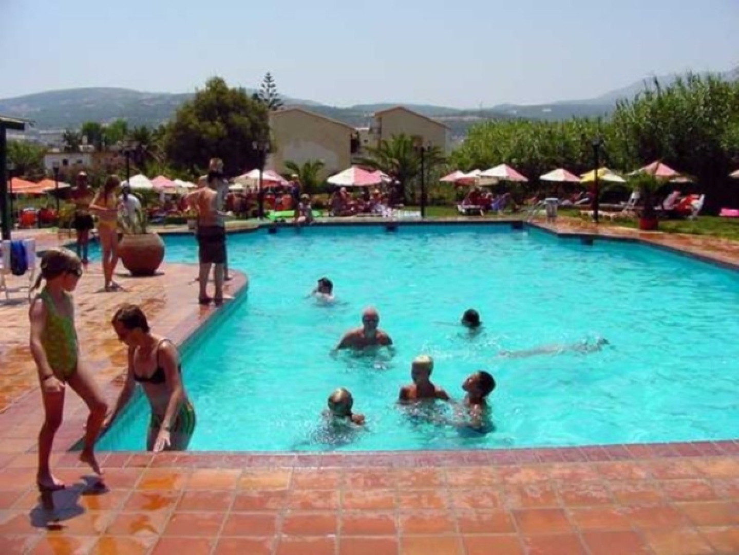 Bella Casita Family Apartments