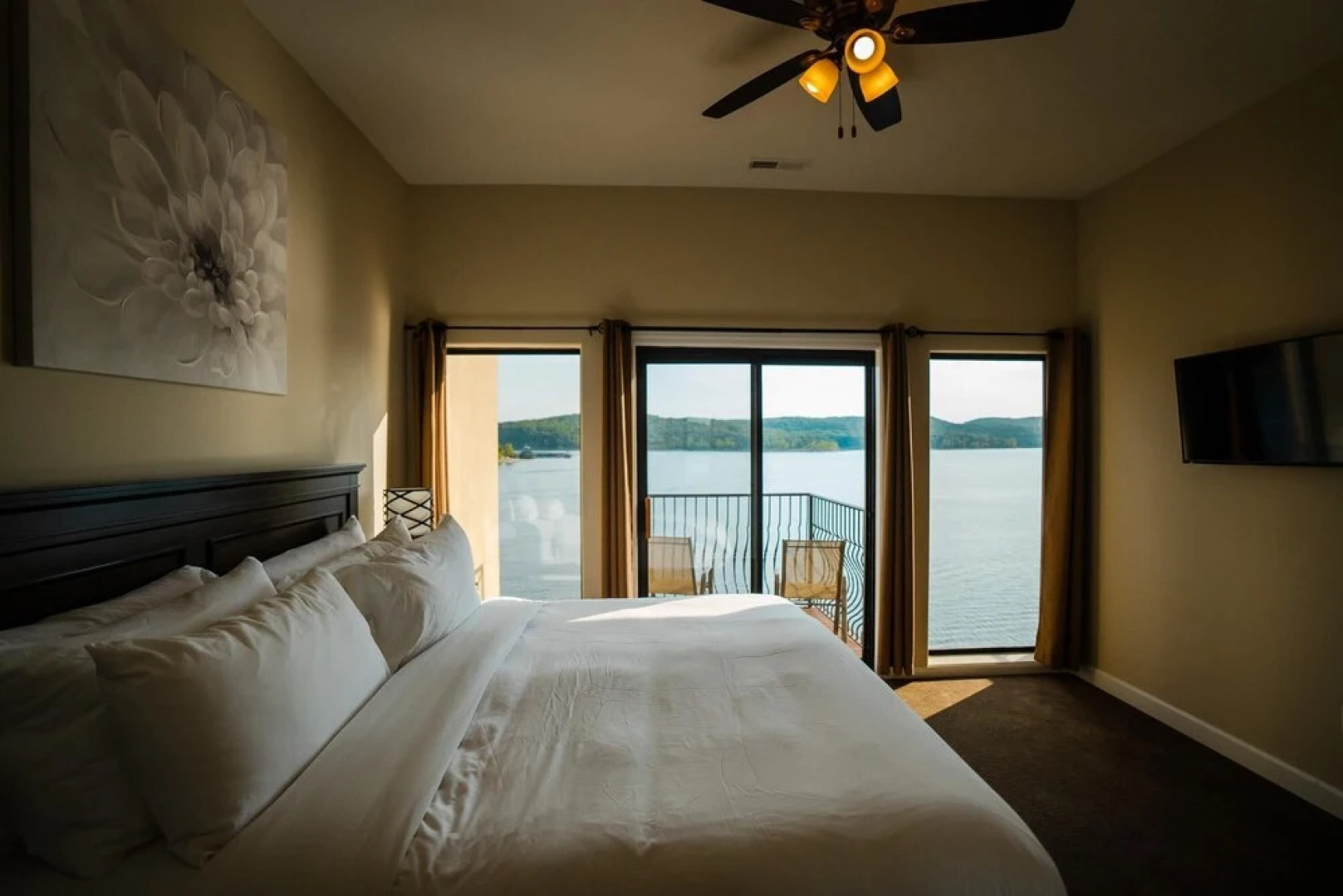 2 Bedroom Lake View Villa - Unit 409