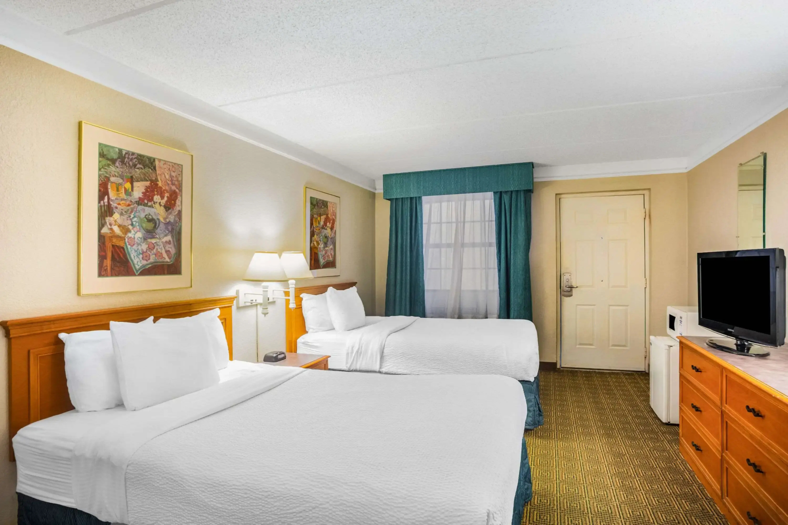 Super 8 by Wyndham Eagle Pass