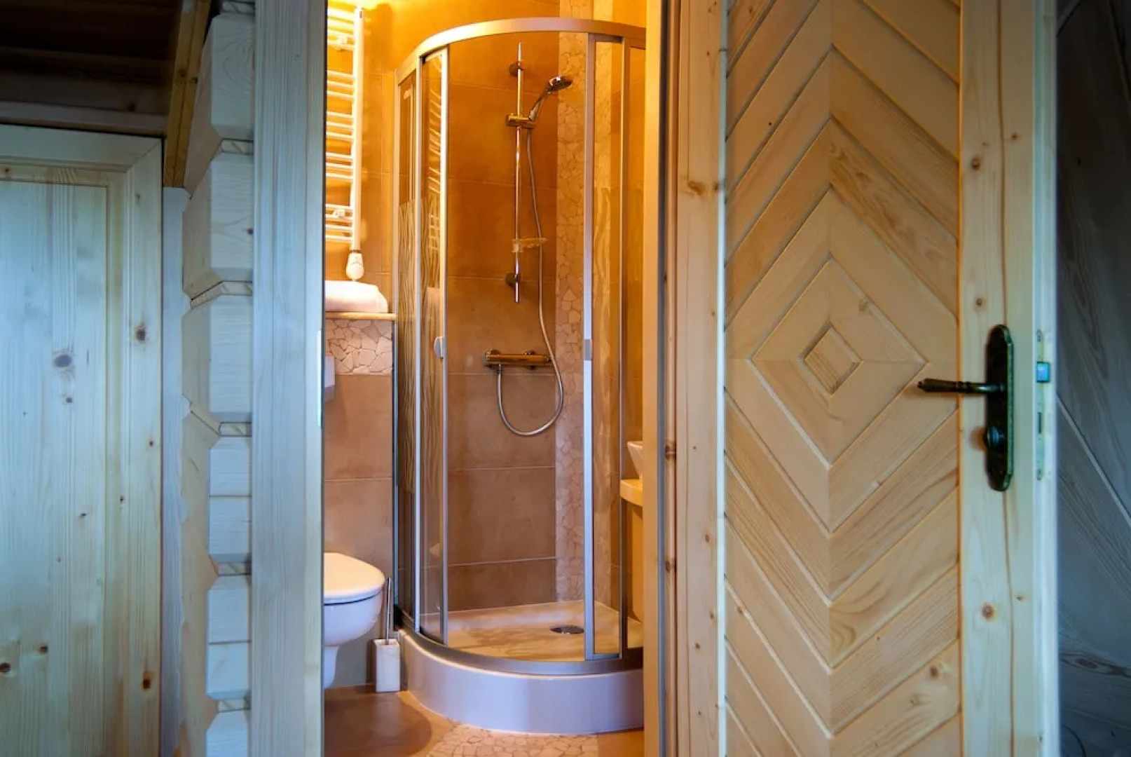 KRUPÓWKA MOUNTAIN RESORT - Widokowy hotel z basenami i wellness