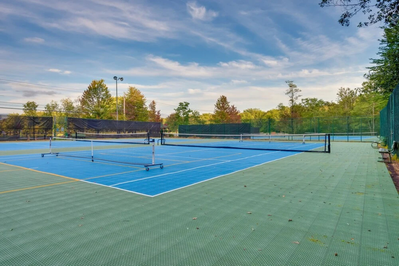 Peaceful Pocono Lake Cabin: Walk to Pine Lake!