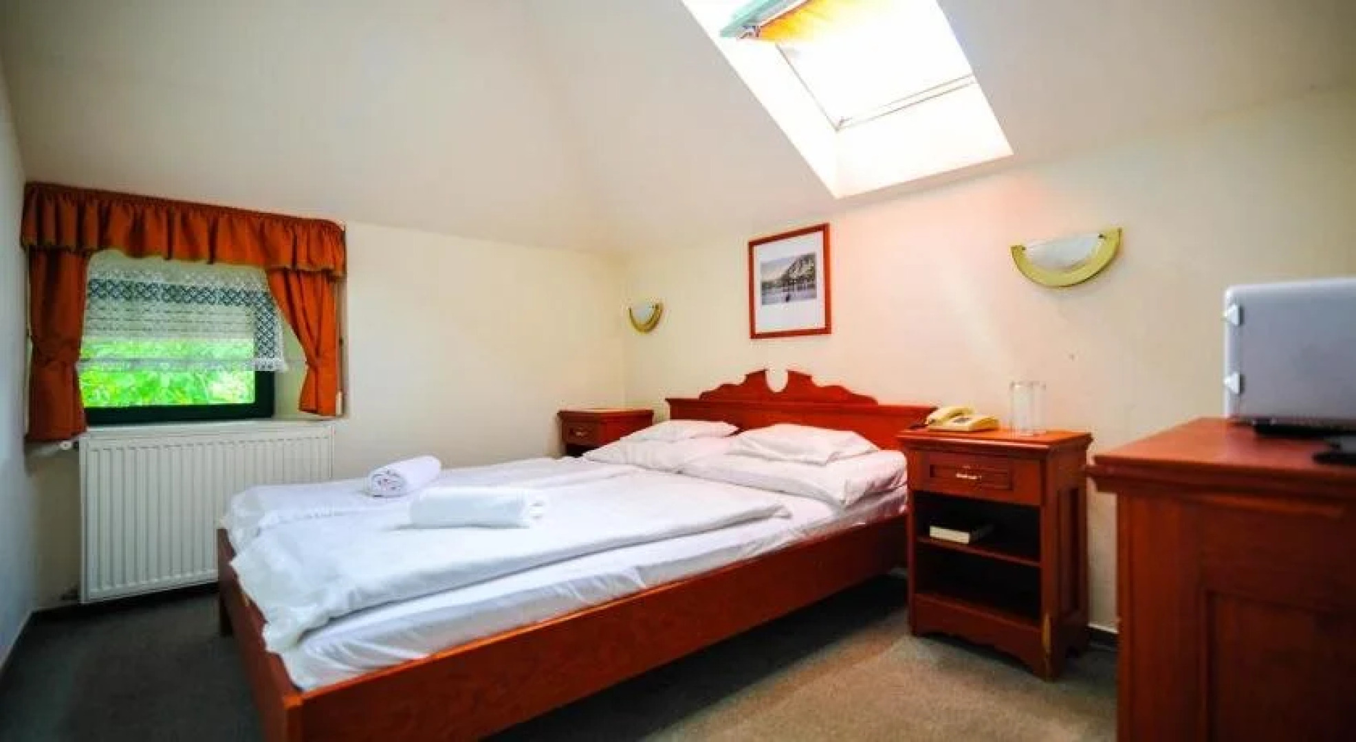 Mr. Görgey Art Hotel & Bistro