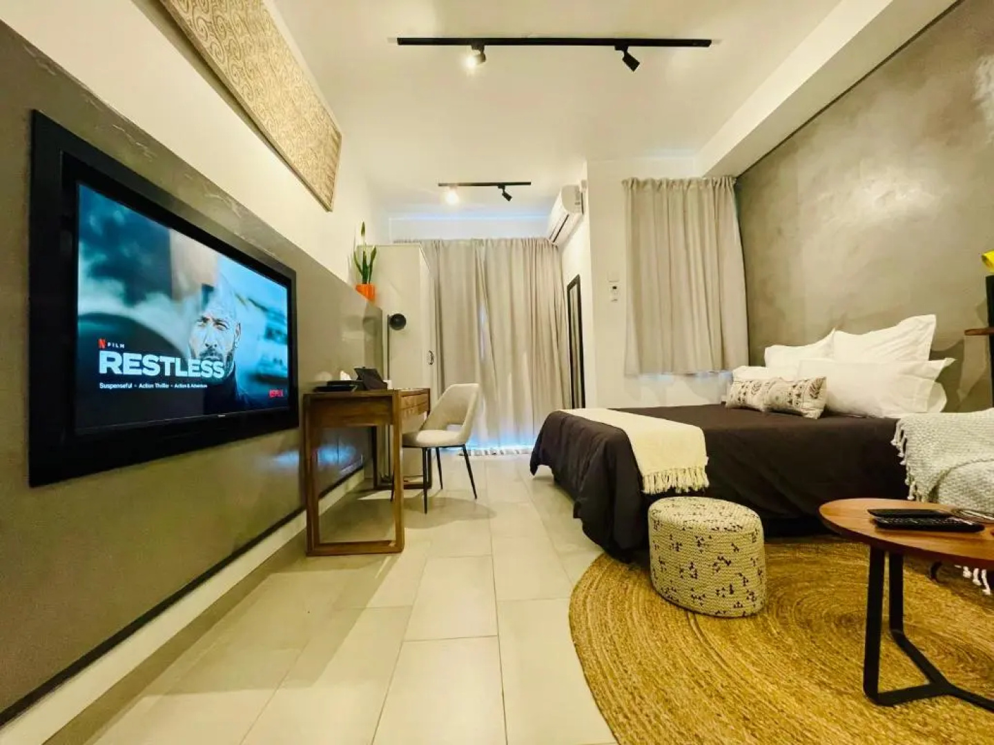 Studio 213 - Ebene Square