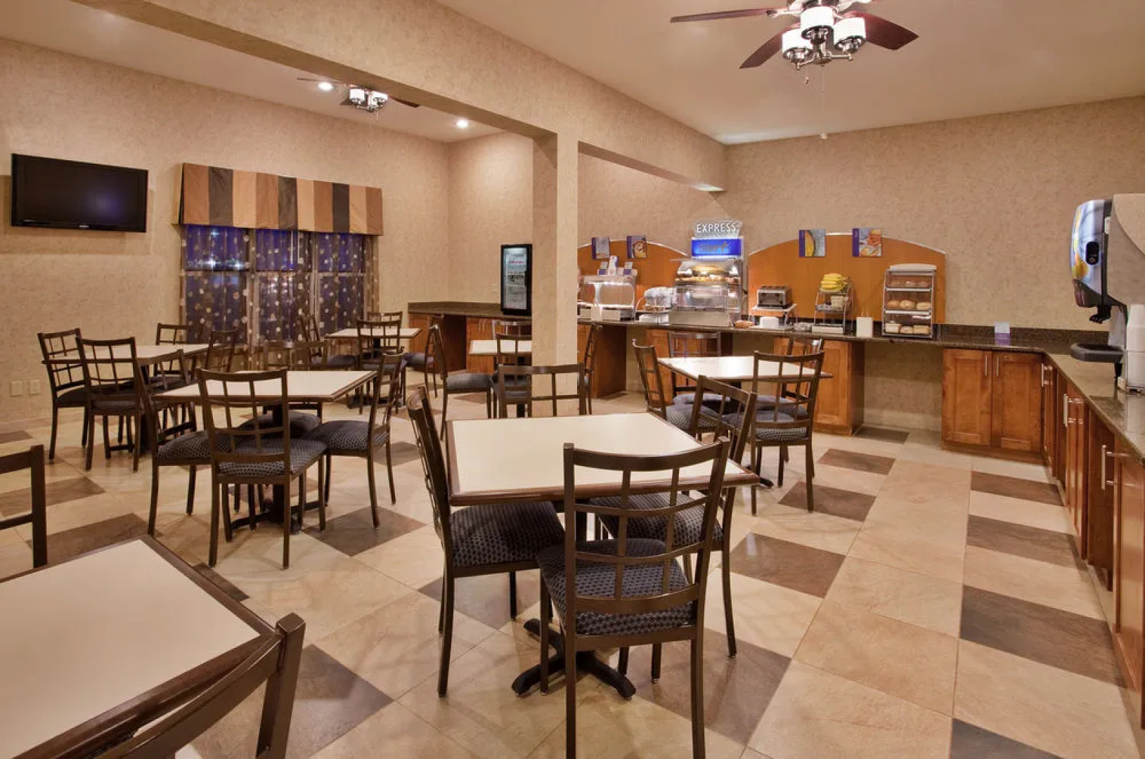 Holiday Inn Express Junction City