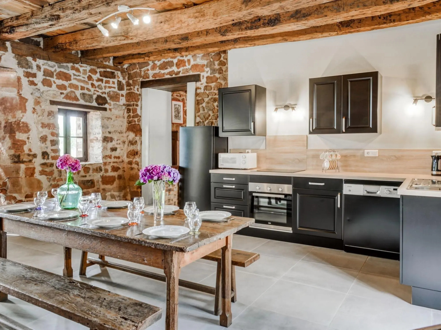 Peaceful Holiday Home in Teillots with Private Pool