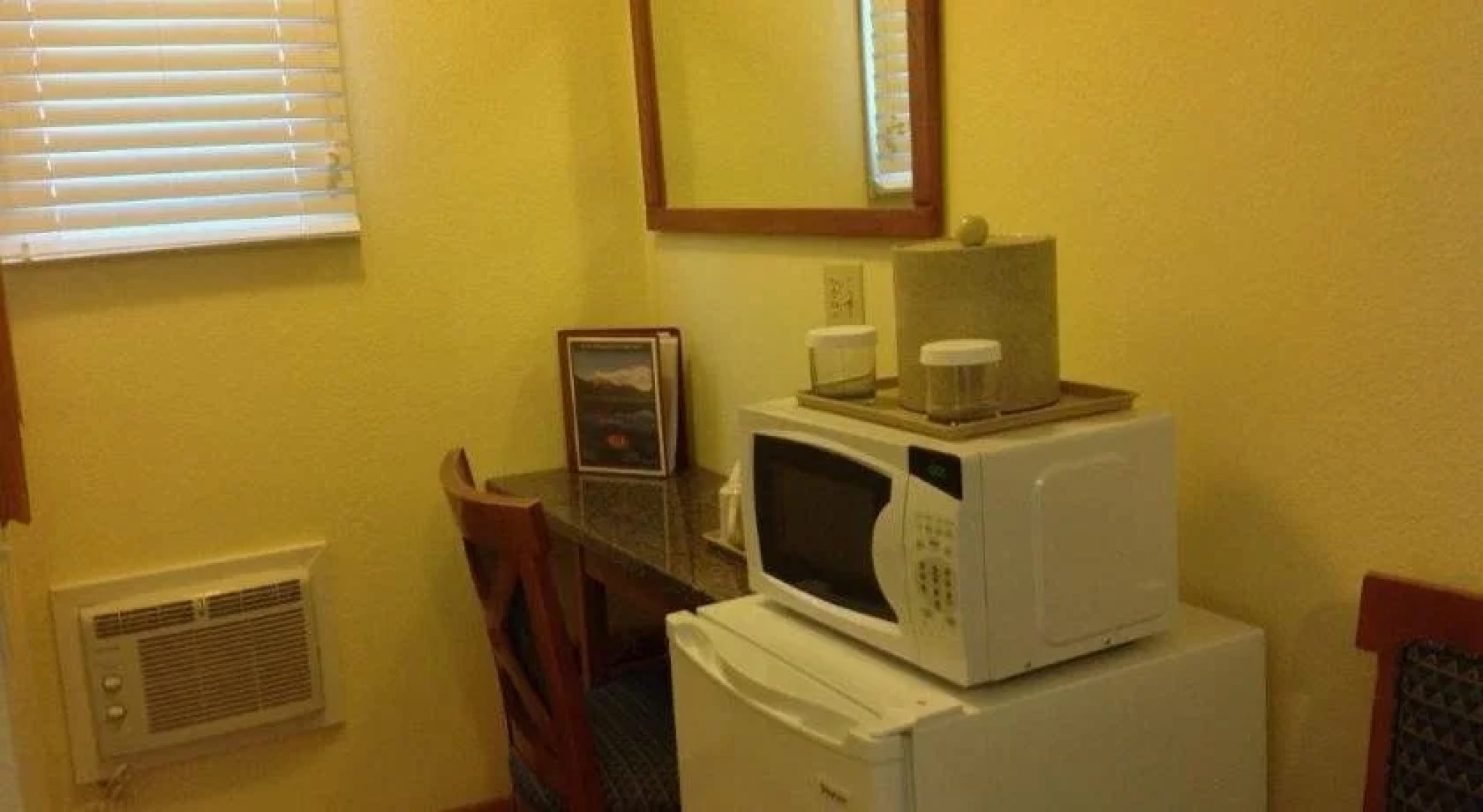 The River's Edge Motel Lodge & Resort