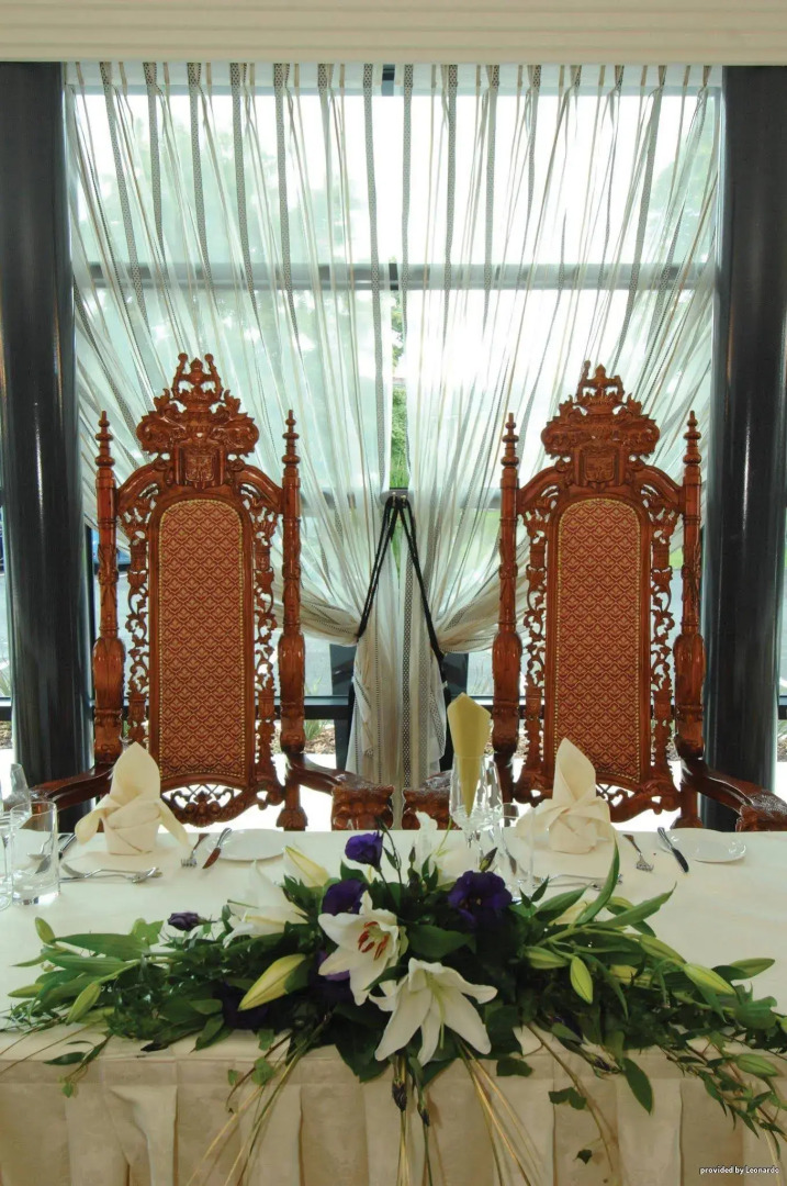 Best Western Fir Grove Hotel