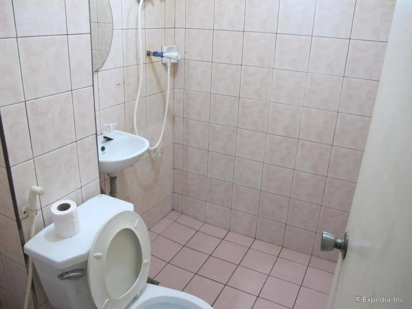 Pere Aristo Guesthouse