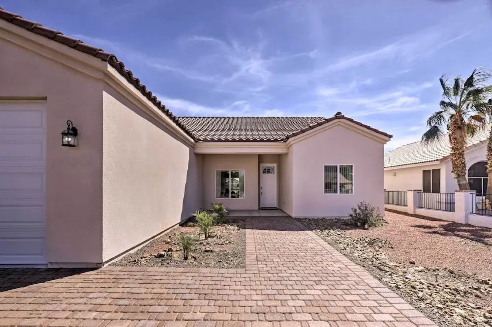 Bright Home w/ Yard, 4 Mi to Colorado River!