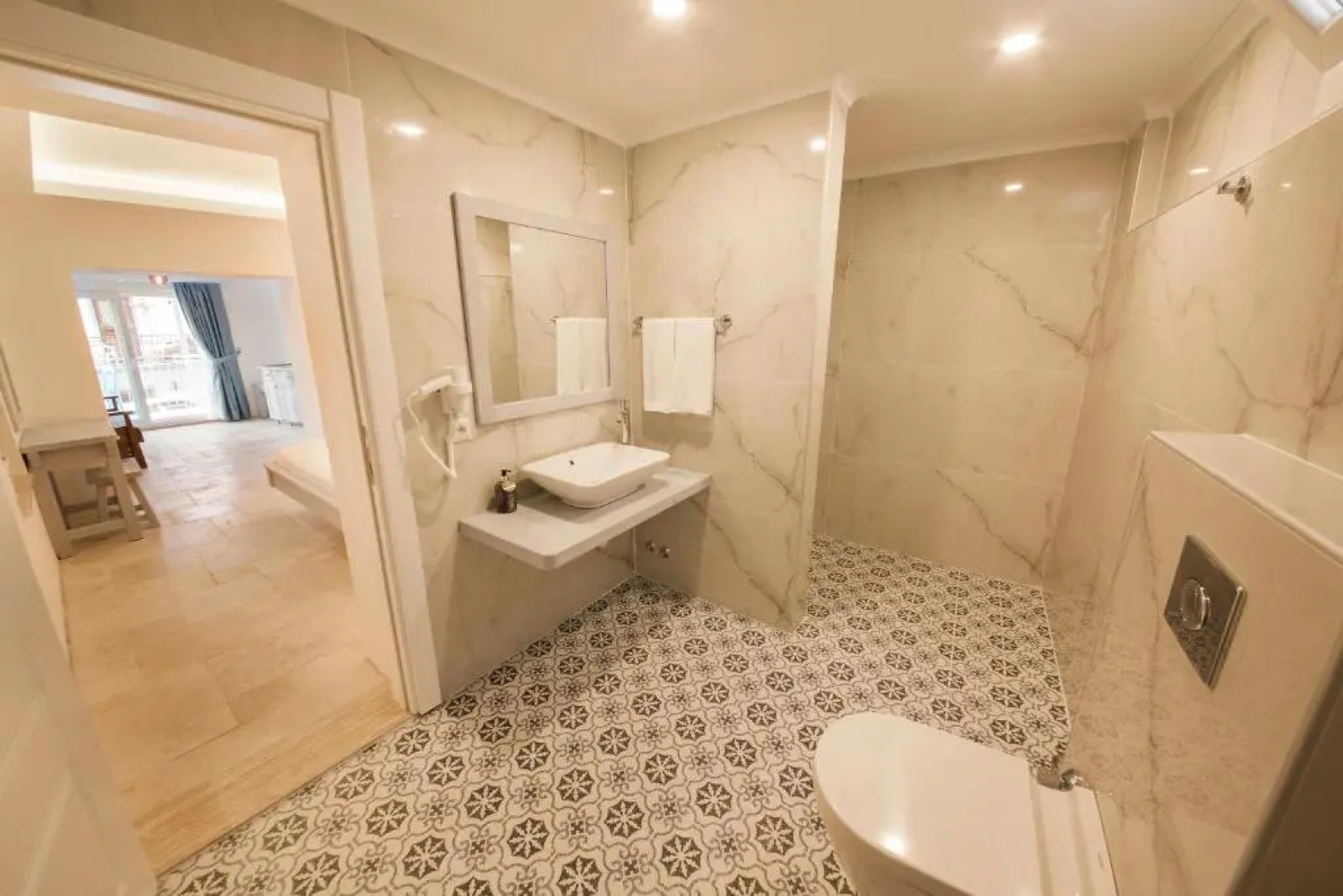 Ceylan Boutique House