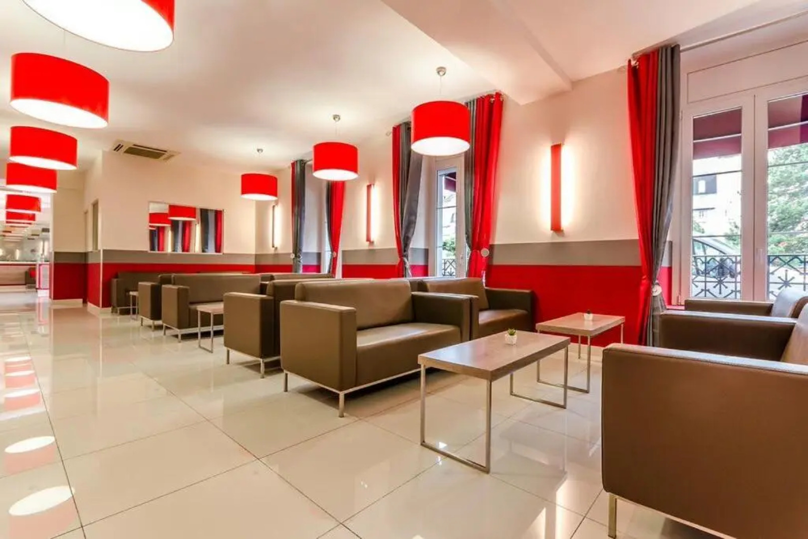 Hotel Saint Louis De France