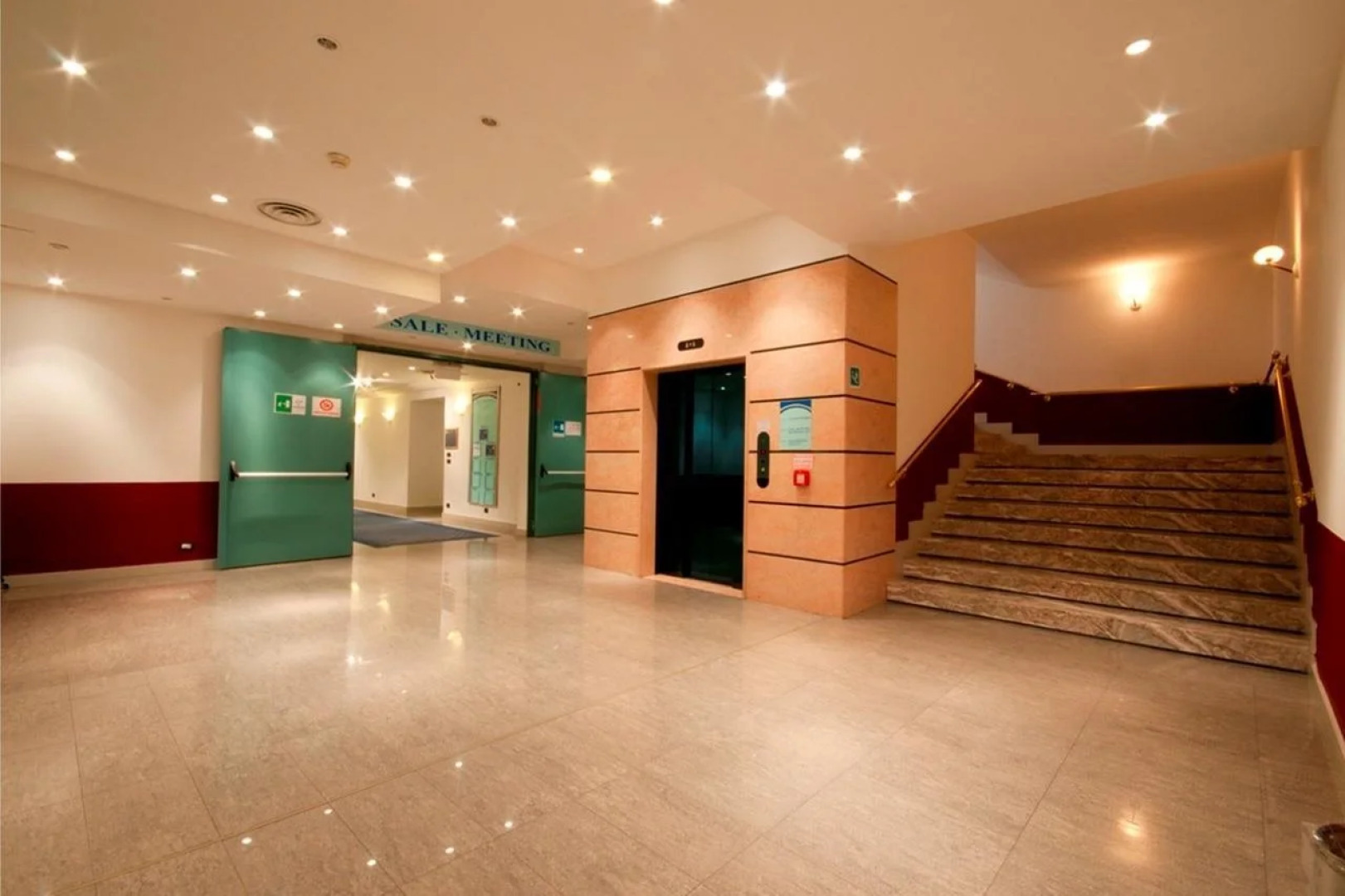 Отель La Rondinaia in Eurocongressi