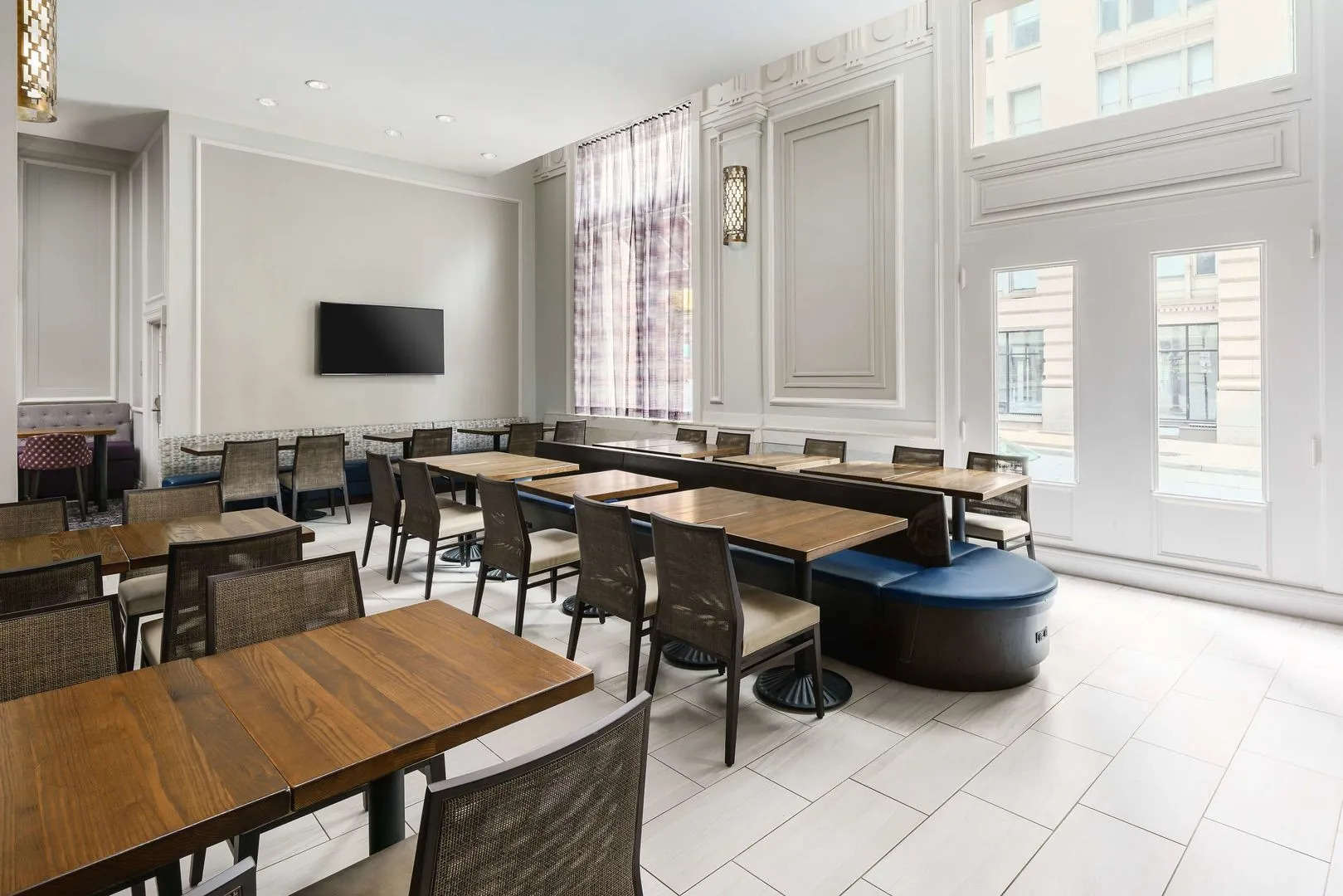 Hampton Inn & Suites Baltimore Inner Harbor