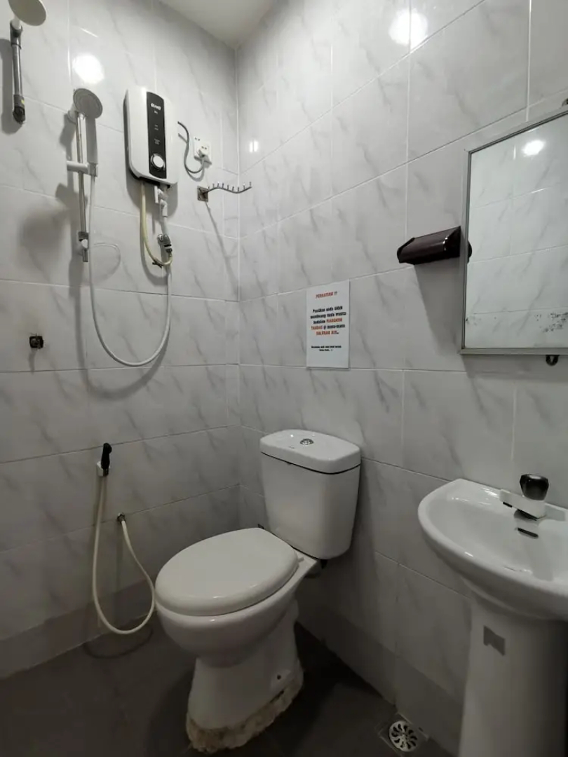 SPOT ON 89865 Hotel Titiwangsa Gm