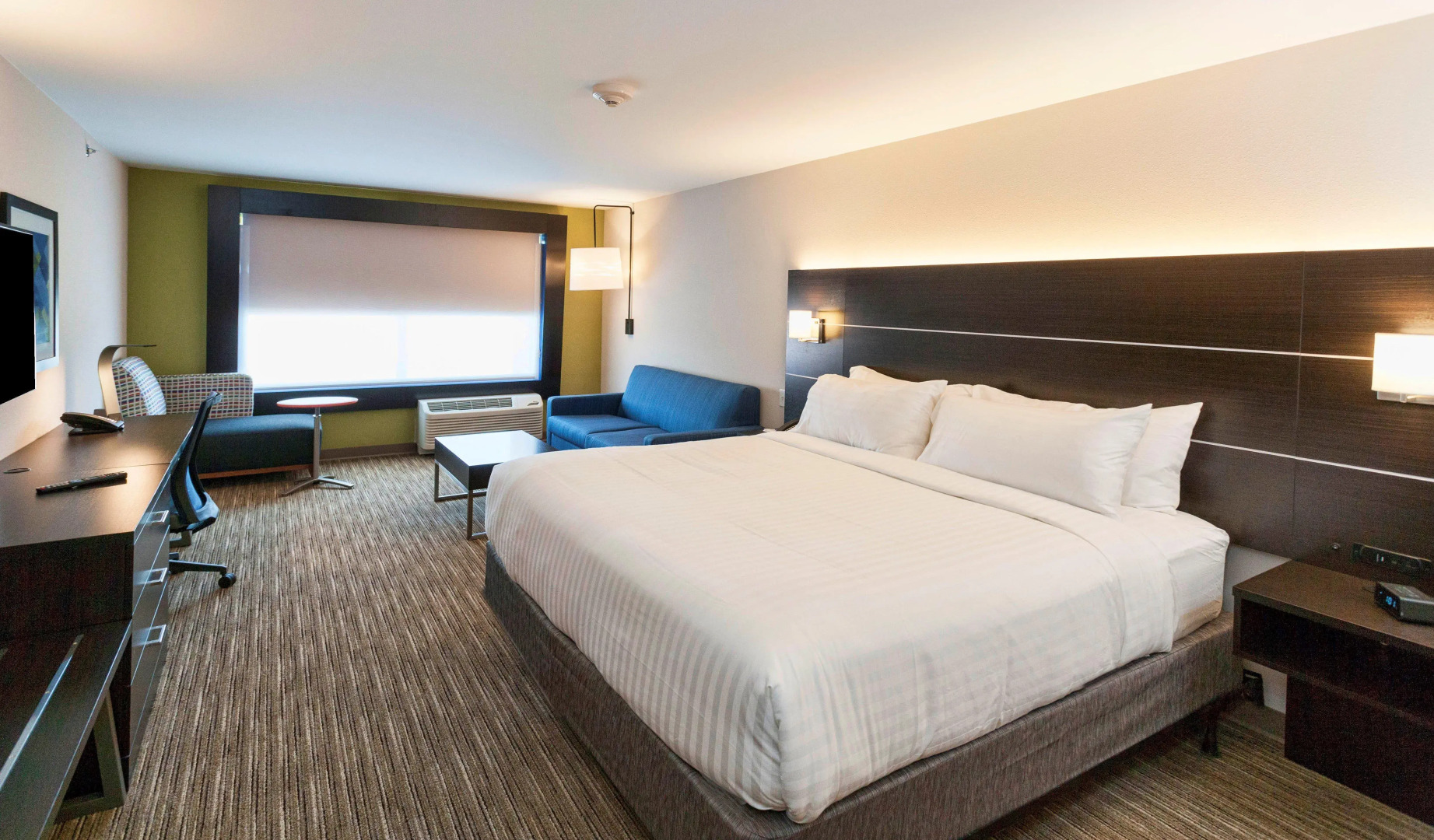 Holiday Inn Express & Suites Dodge City by IHG