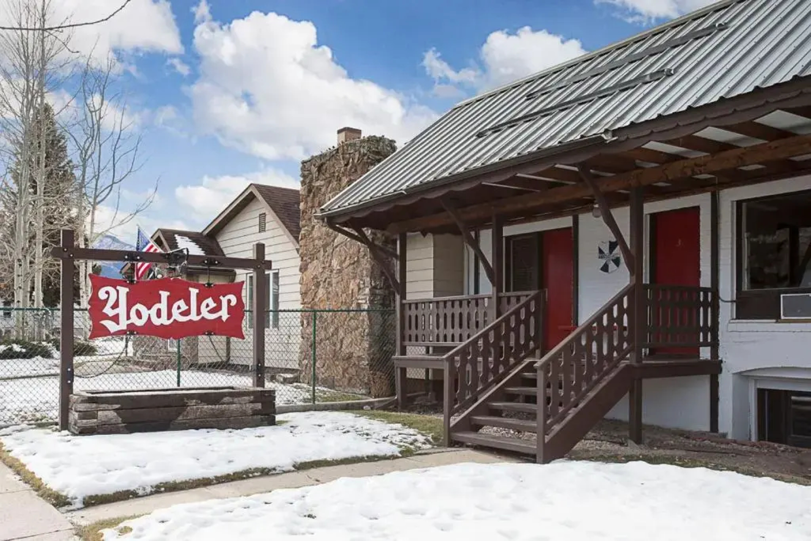 Yodeler Motel