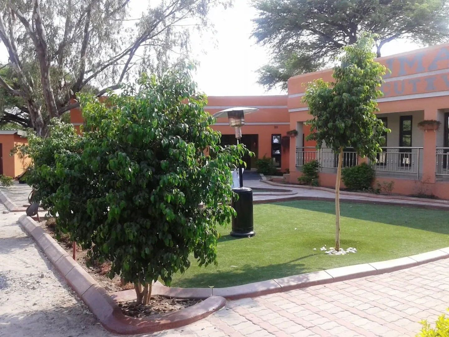 Gumare Executive Lodge