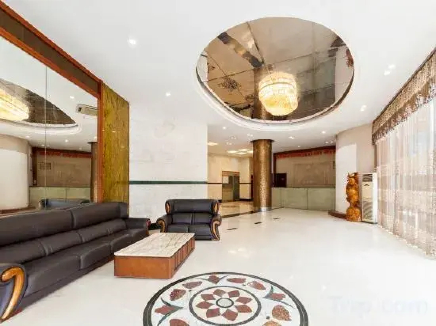 Jinsui Hotel (Longyan Train station shop)