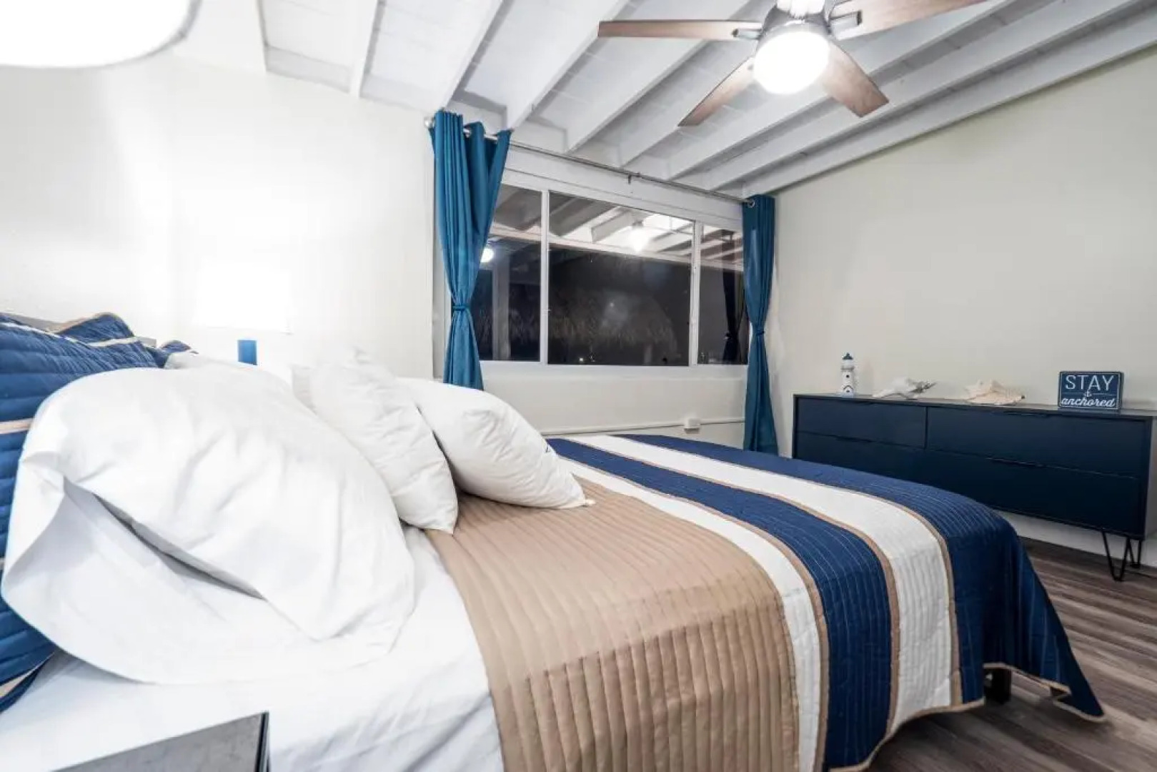 Newly Renovated 3br2ba Duplex with private Dock