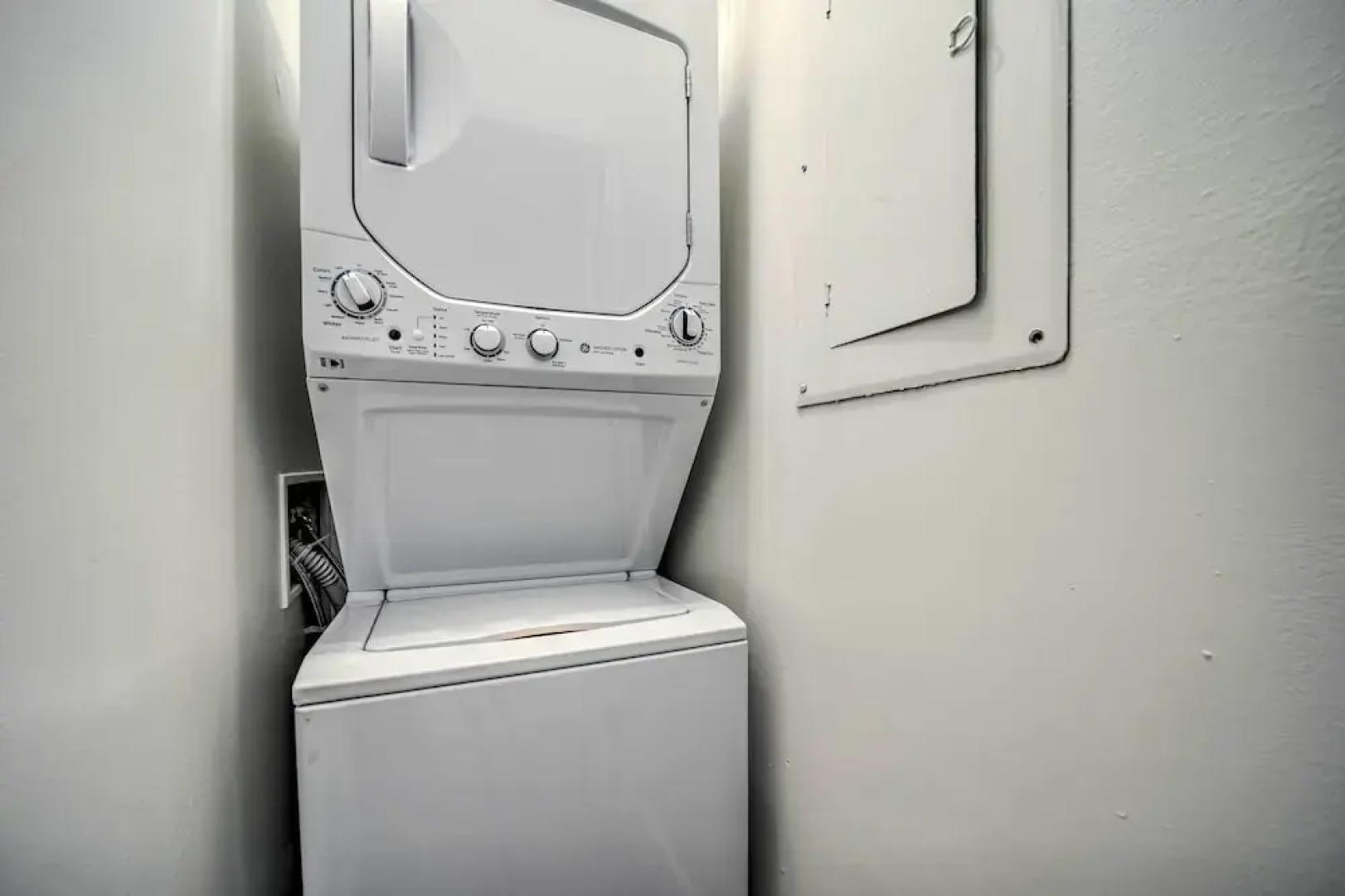 Sapphire Home w/ Grill & Pool Access