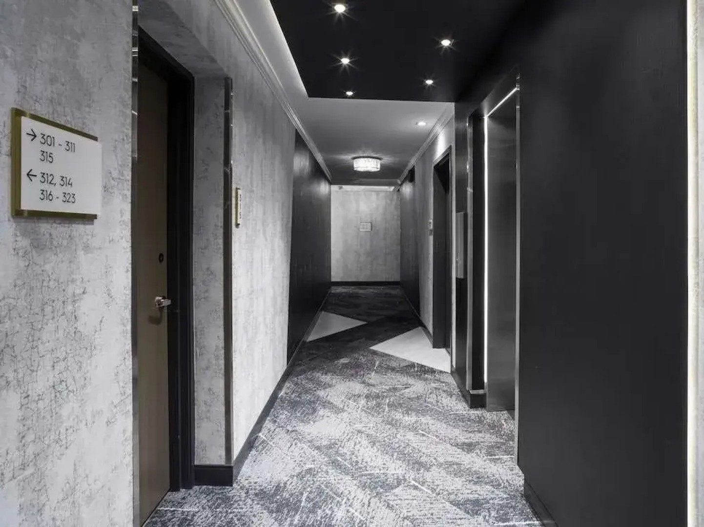 Econo Lodge At The Falls