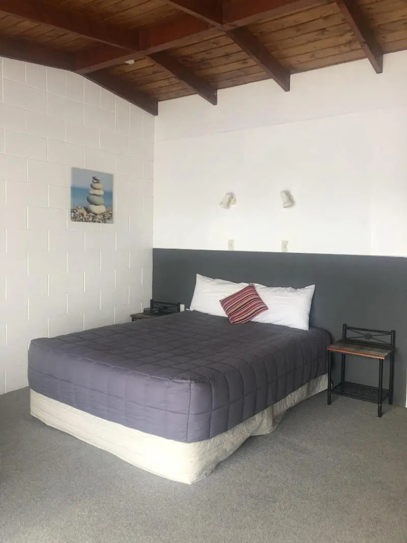 Thornton Lodge Motel