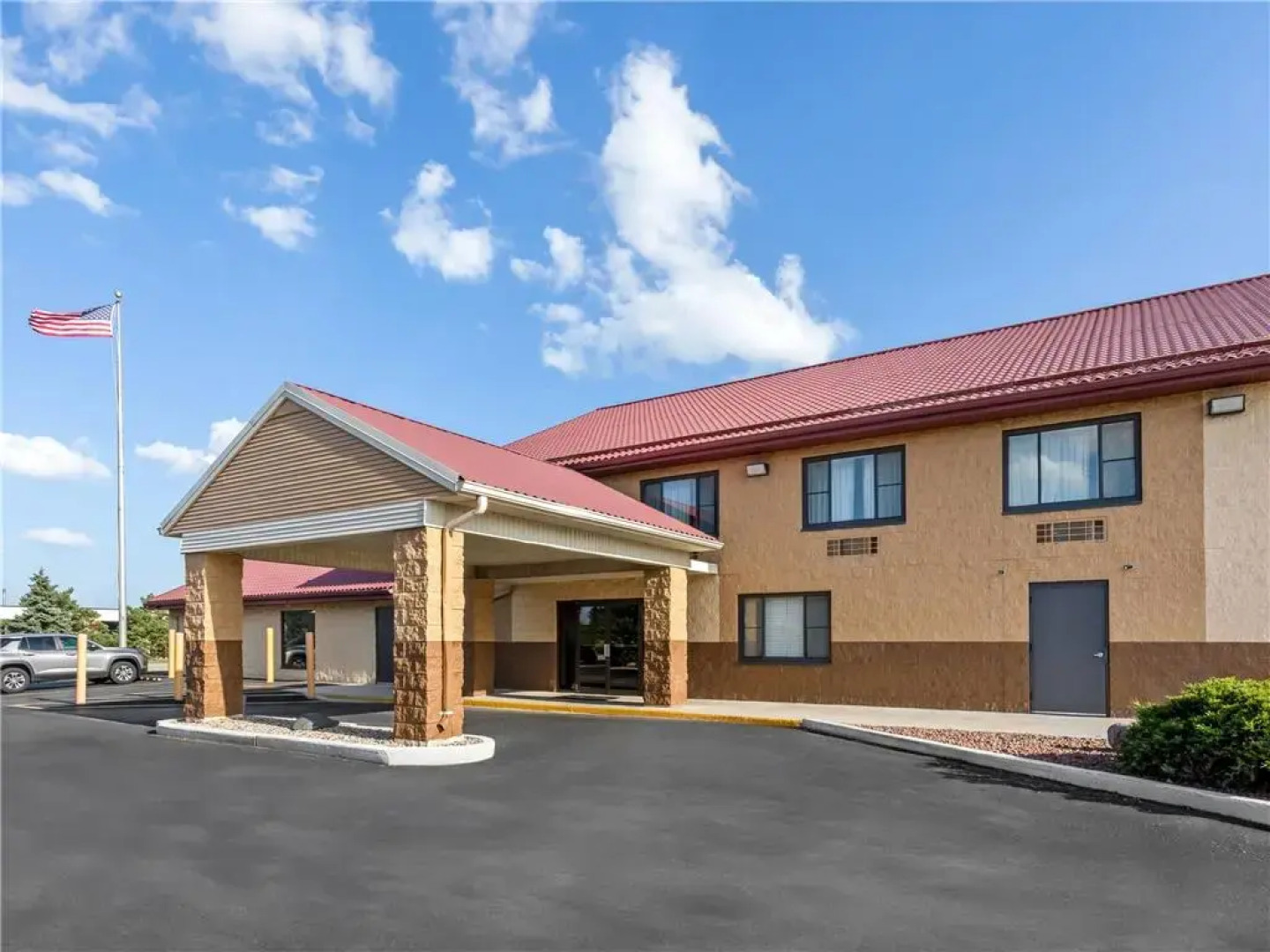 Super 8 by Wyndham Sturtevant/Racine