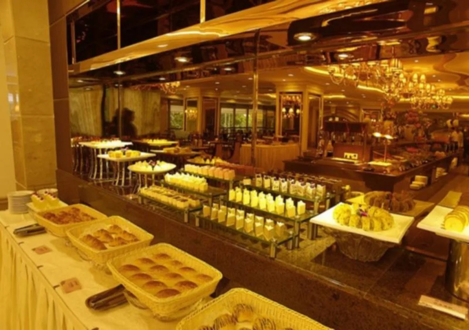 Golden Bauhinia International Hotel