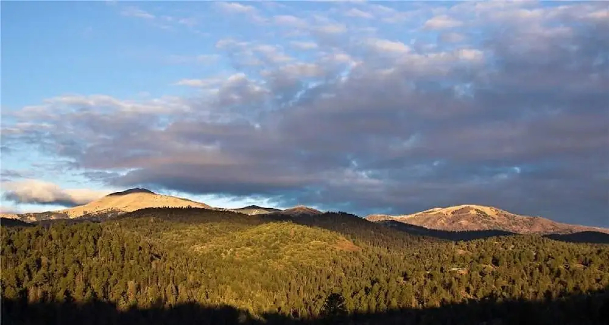 Wild Horse Retreat - Two Bedroom Cabin with Hot Tub