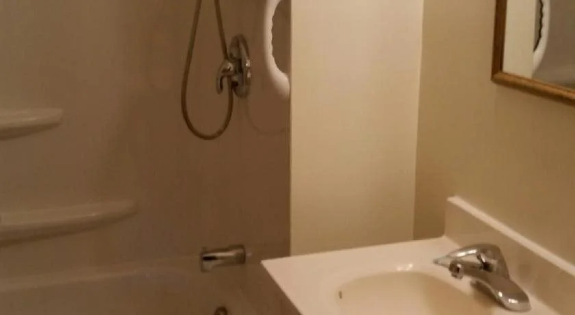 Logging Chain Lodge Cottages