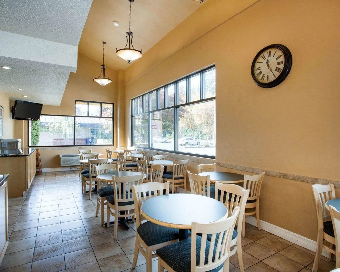 Econo Lodge Inn and Suites Bellingham