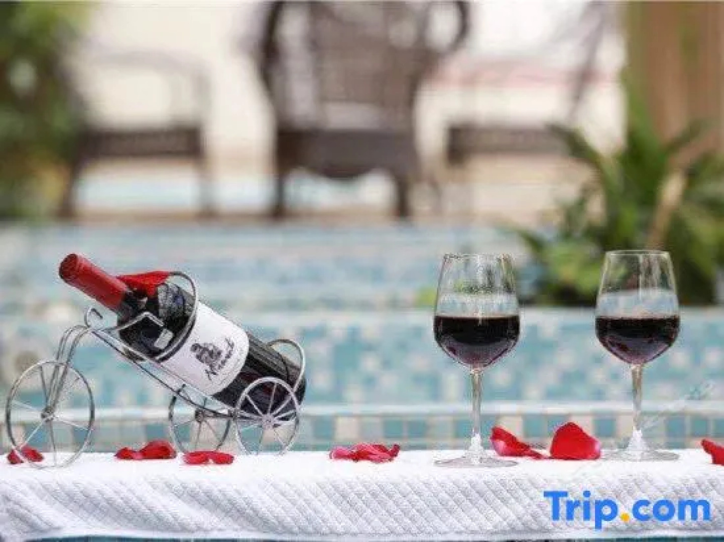 Hometown Lotus Hotel