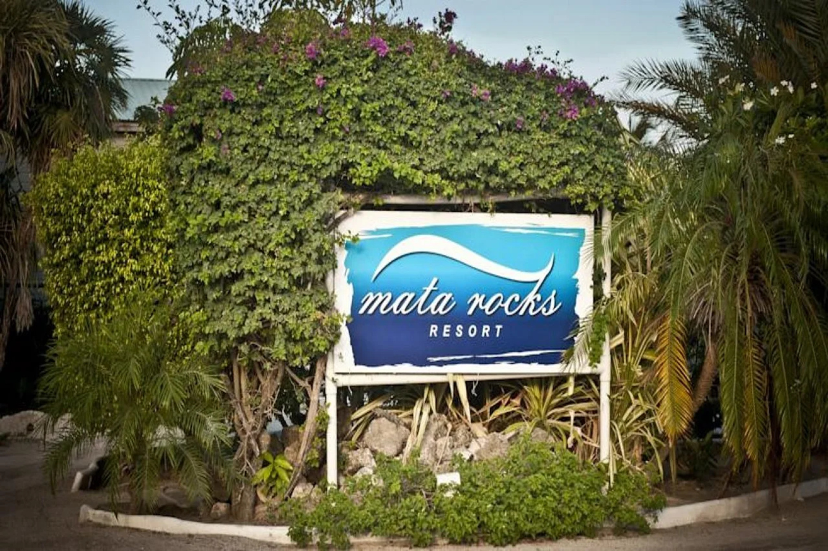 Mata Rocks Resort