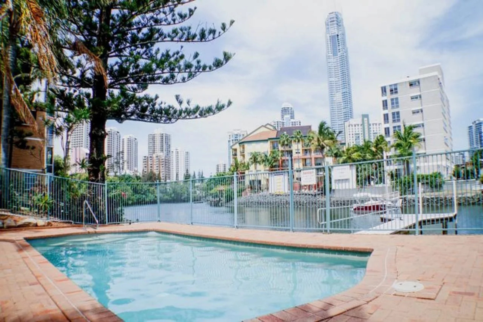 Surfers Riverside Apartments